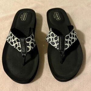 COACH Jessalyn Black Flip Flops Size 7 1/2